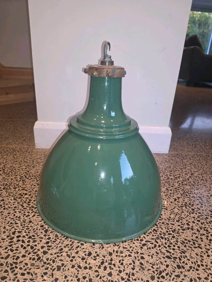 Industrial lamp fittings - Image 1