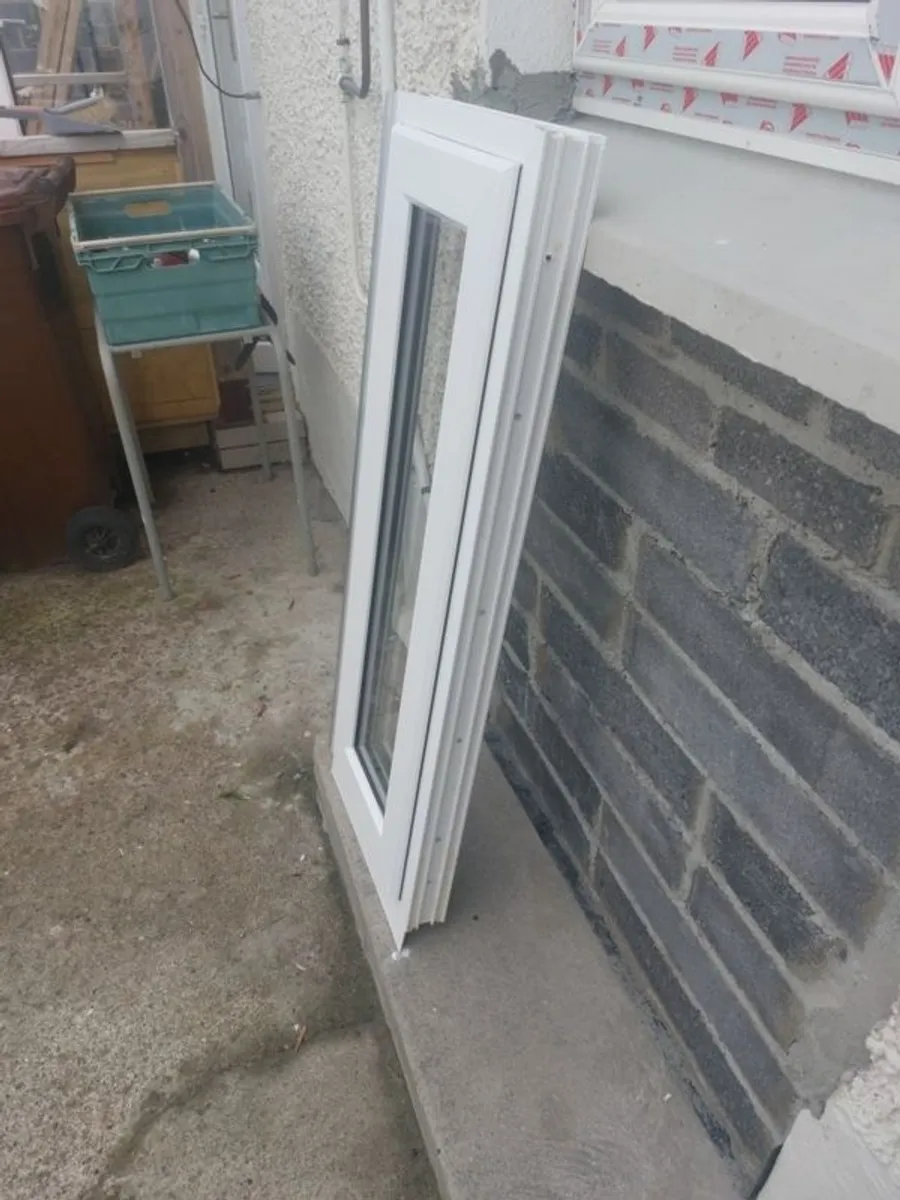 small window. Single open long. - Image 2