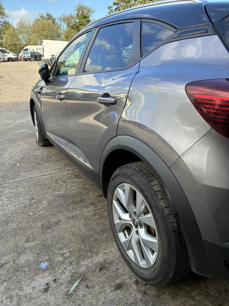 2023 renault captur parts breaking - Image 4