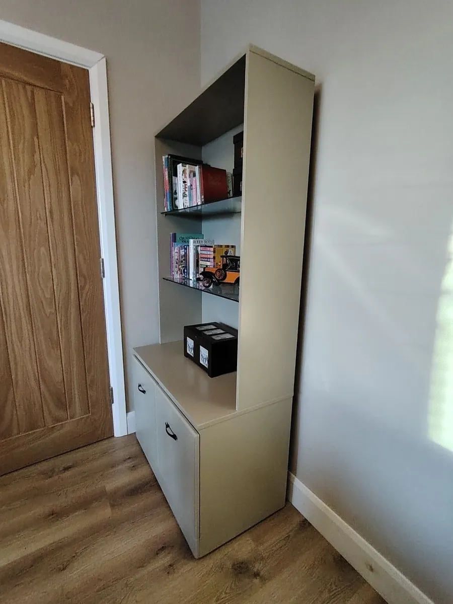 Cabinet - Image 4