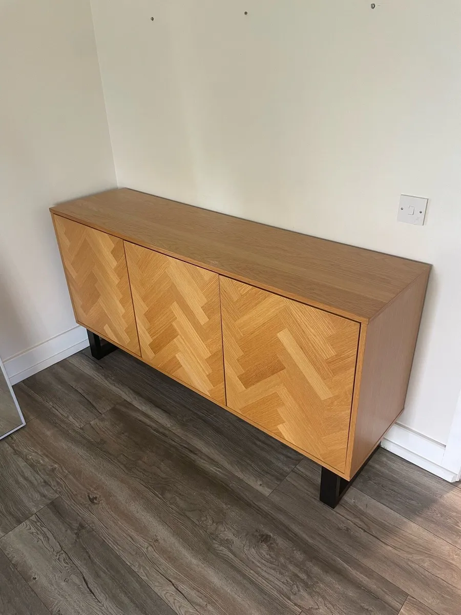Side board