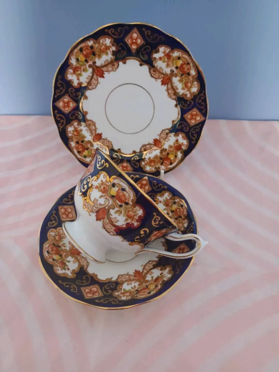 Royal Albert China  "HEIRLOOM " Trio. - Image 1