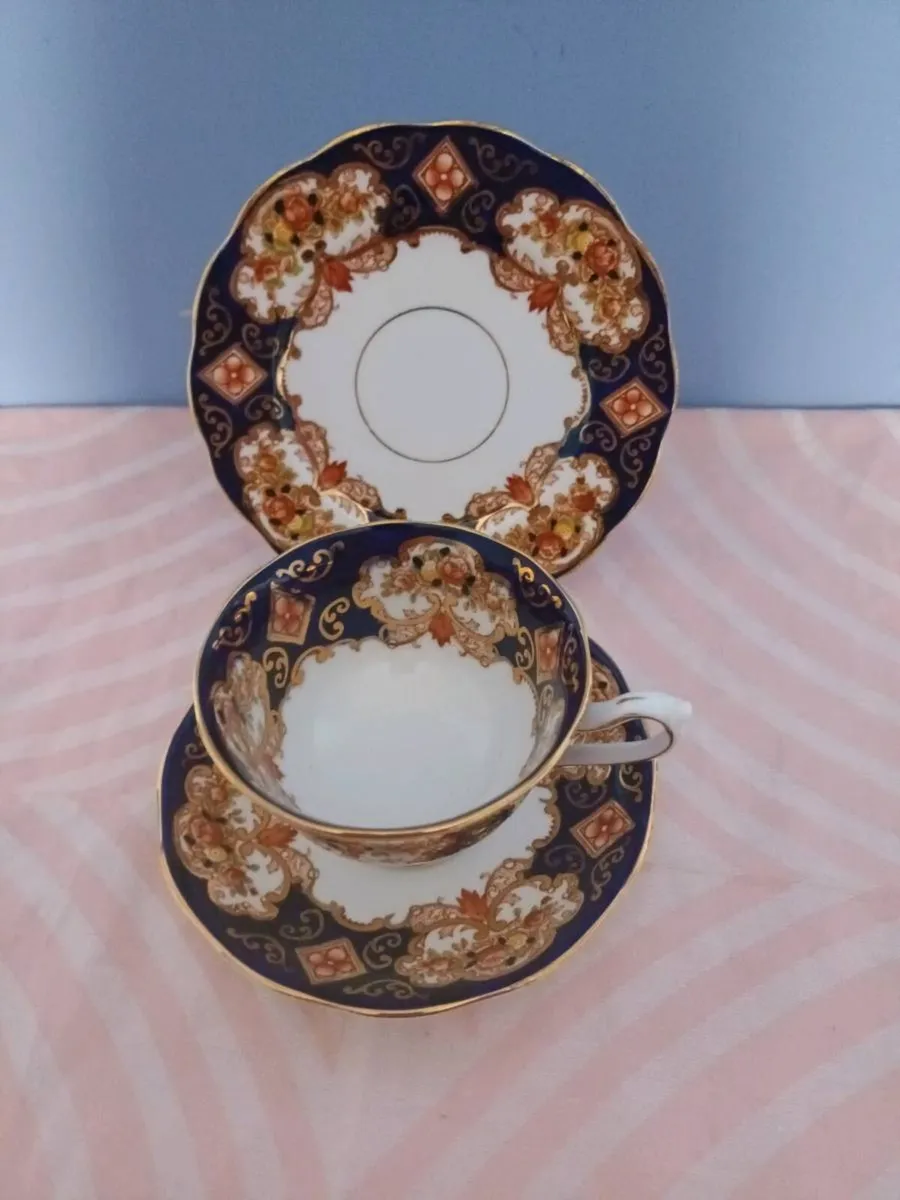 Royal Albert China  "HEIRLOOM " Trio. - Image 2