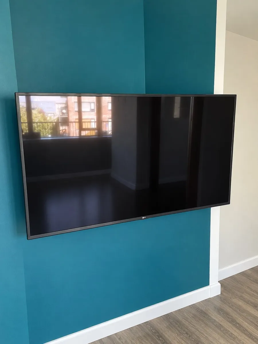 LG 57” smart tv