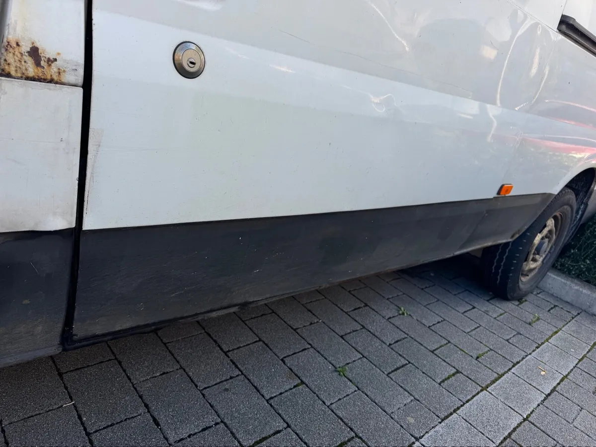Ford Transit 2010 - Image 1