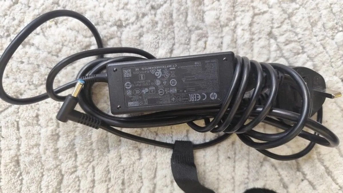 All Genuine Laptop Chargers. - Image 2