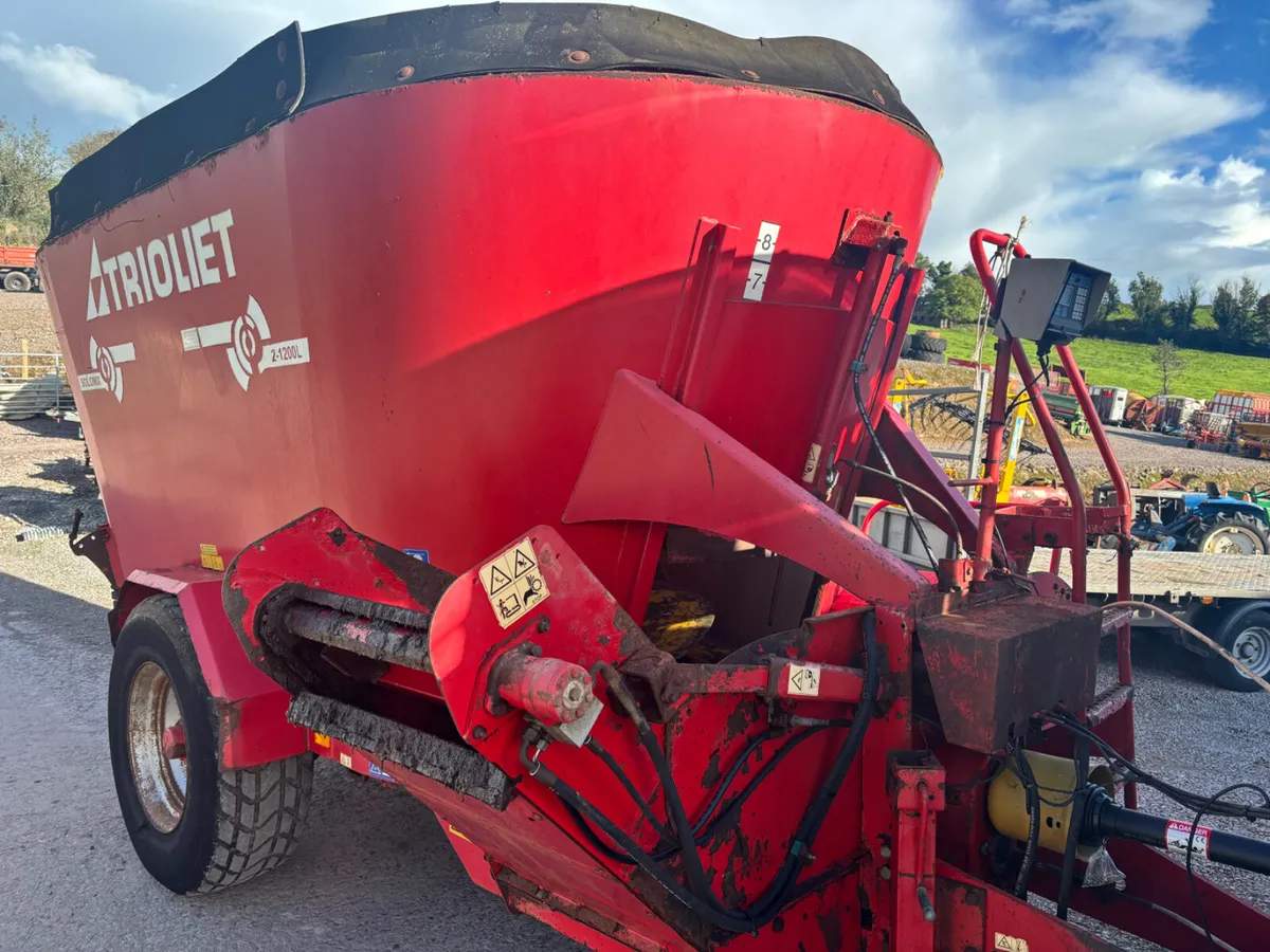 Trioliet 12 cube twin auger feeder - Image 2