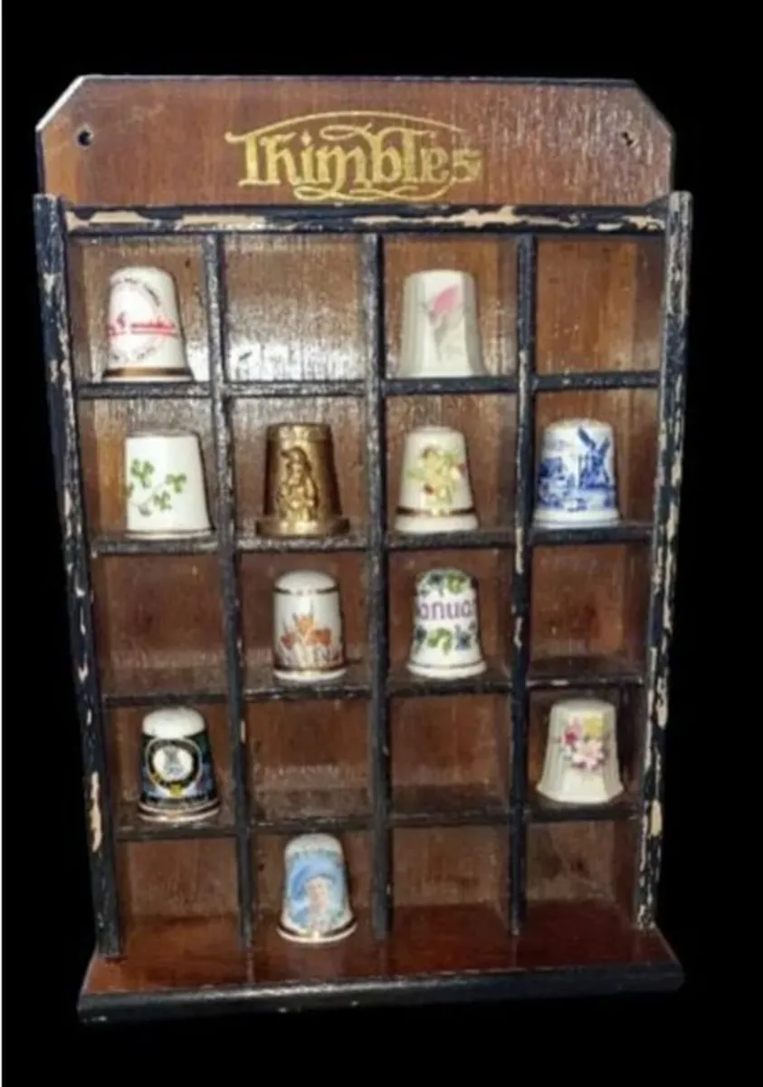 Vintage Thimble Display Rack With 12 Thimbles - Image 4