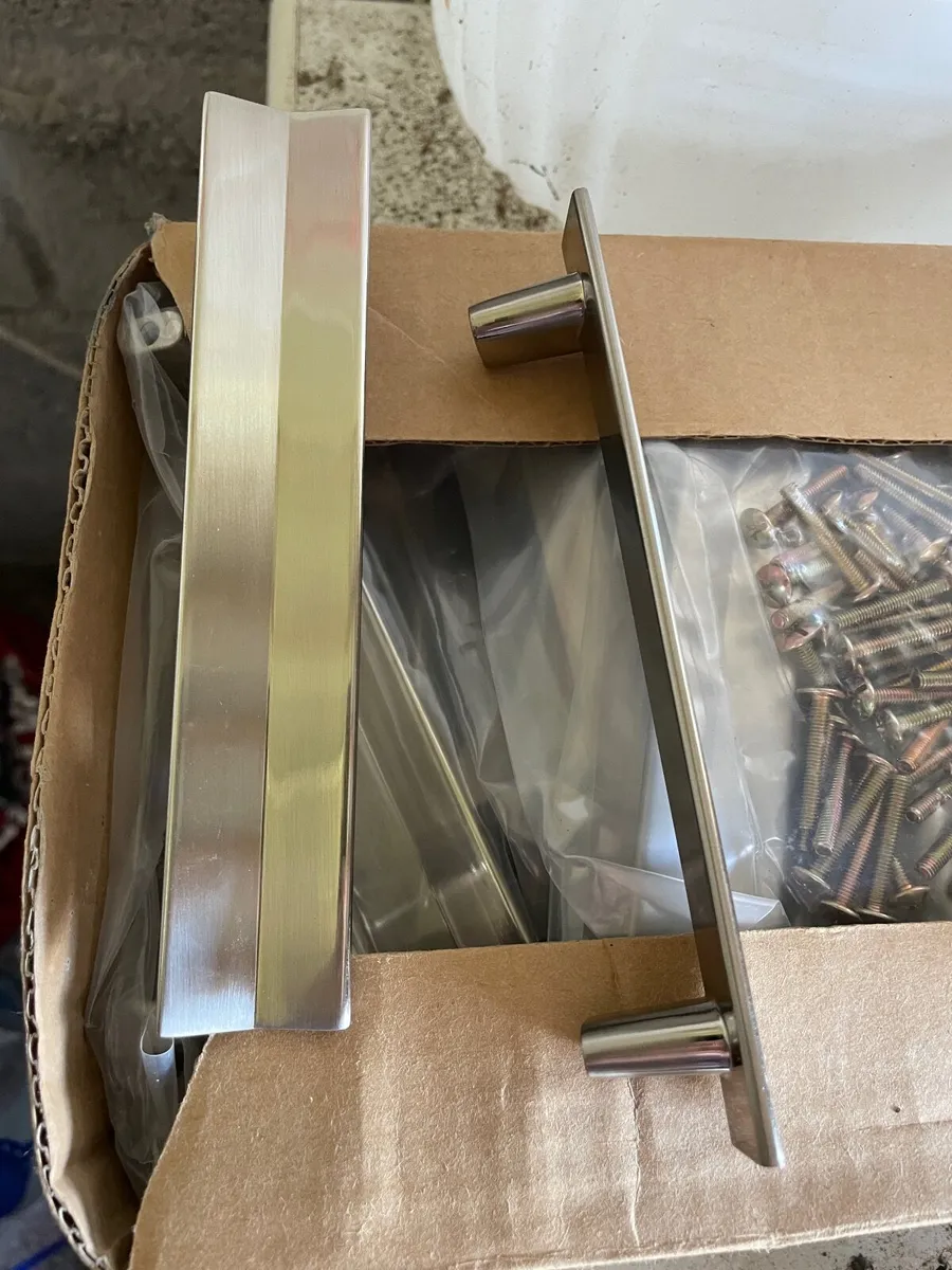 Kitchen cabinet door handles - Image 1
