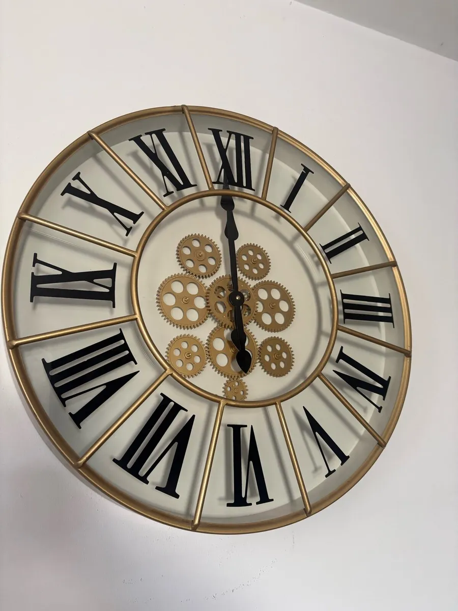 Metal wall clock