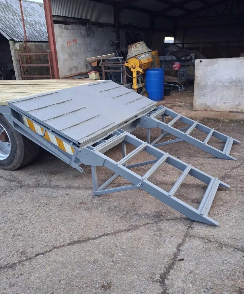 25ft low loader - Image 3