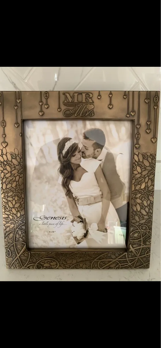 Genesis picture frame - Image 1