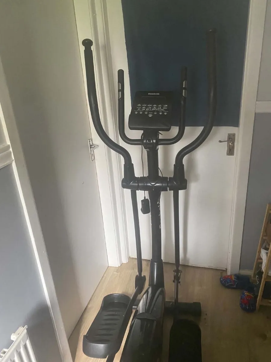 Reebok ZR9 Elliptical Cross Trainer - Image 1