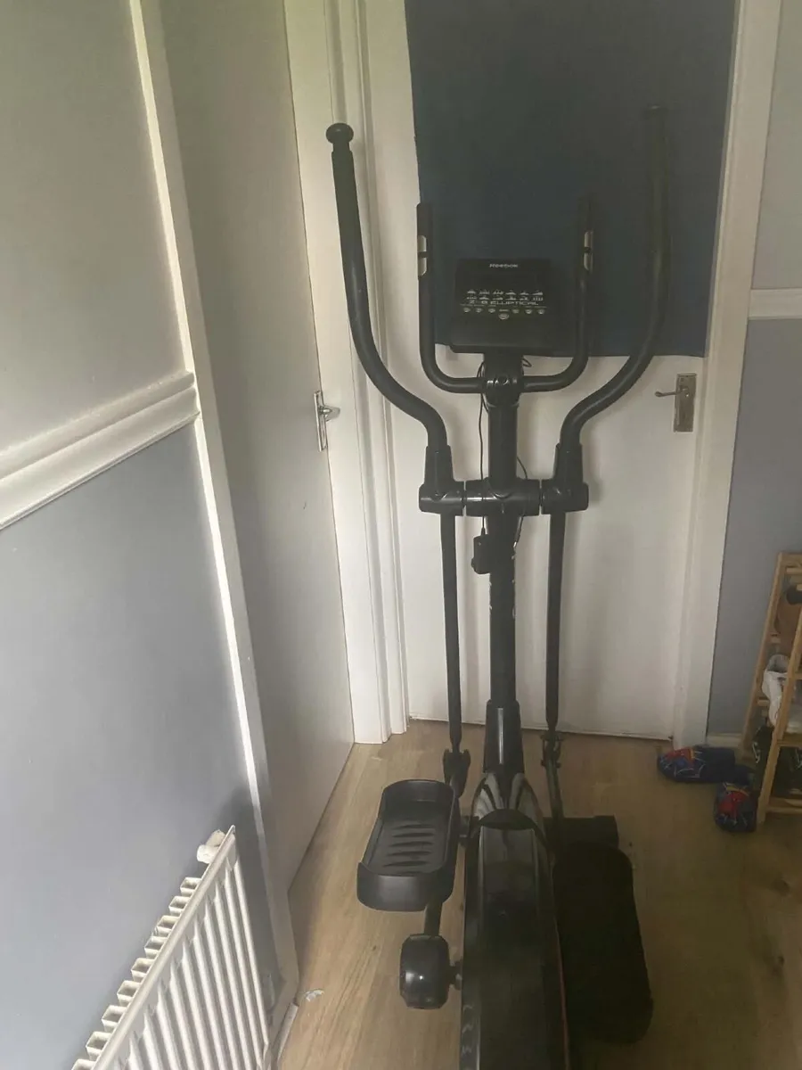 Reebok ZR9 Elliptical Cross Trainer - Image 2