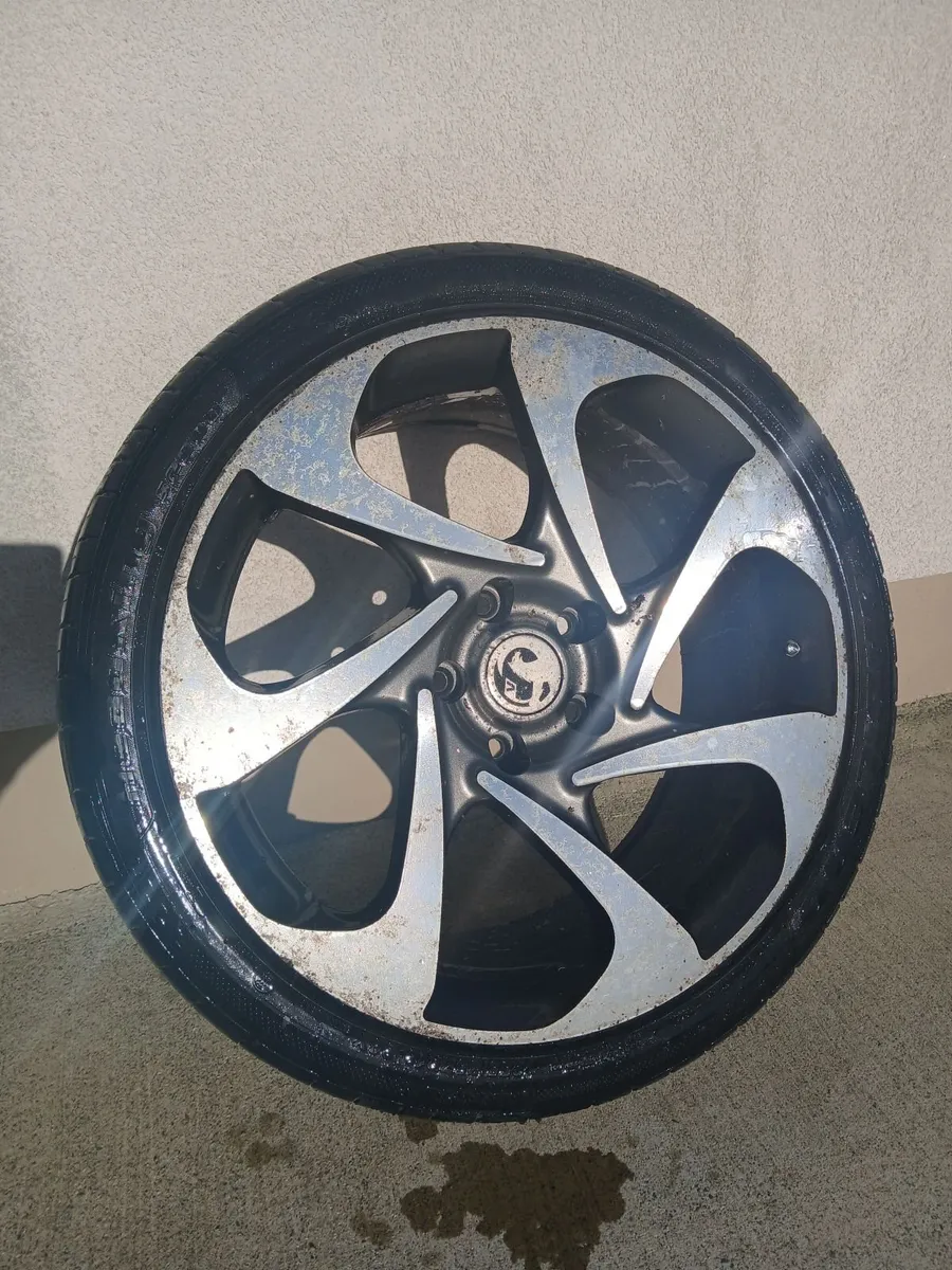 19 inch alloy wheels - Image 1