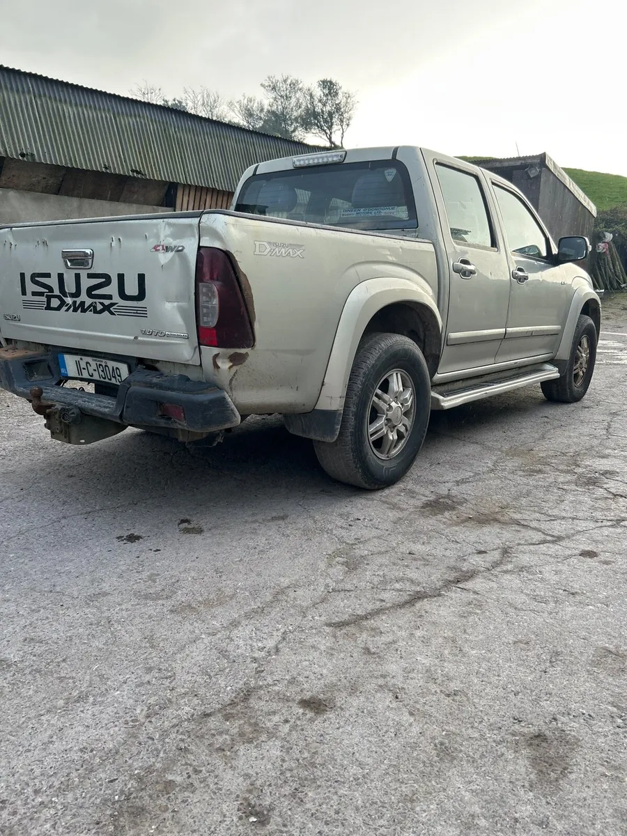 Dmax - Image 2