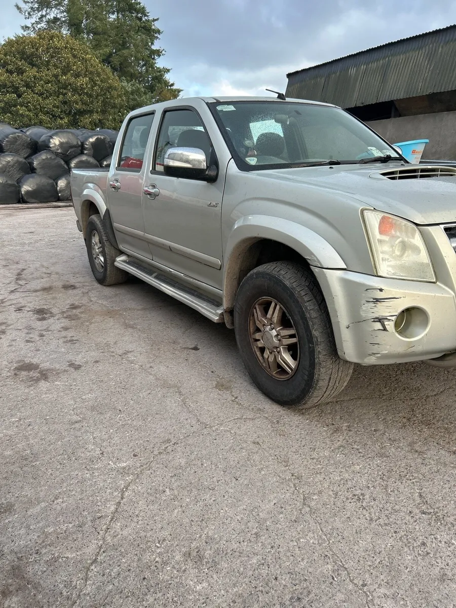Dmax - Image 3