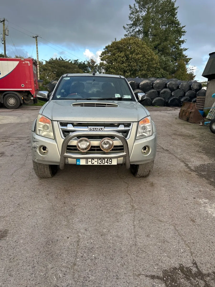 Dmax - Image 1