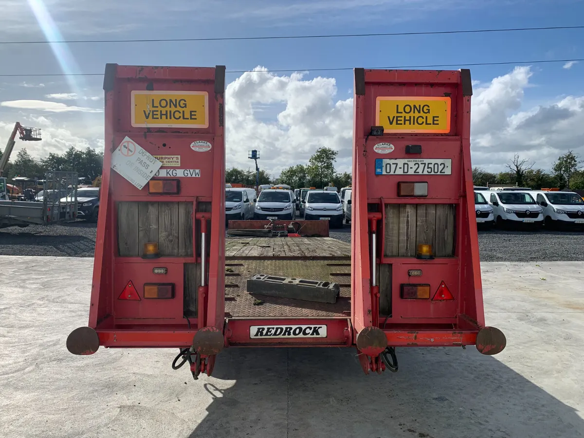 UNRESERVED 2012 REDROCK TRI AXLE LOW LOADER - Image 4
