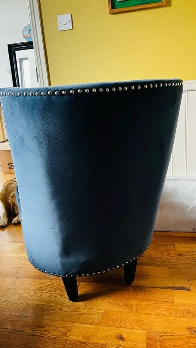 Two stunning navy wingback chairs - Image 2