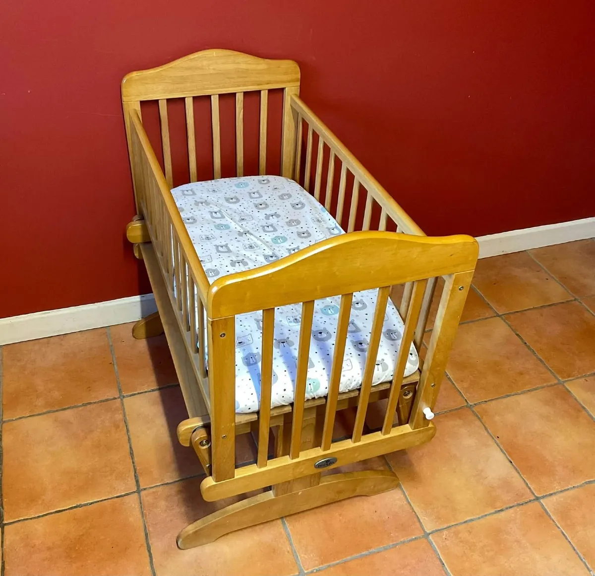 Babylo Timber Glider Crib With Mattress - Image 2