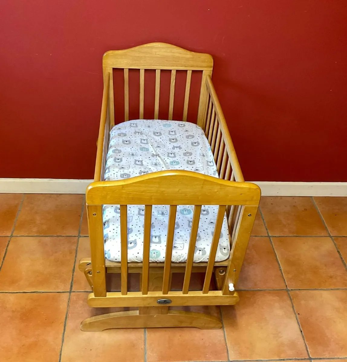 Babylo Timber Glider Crib With Mattress - Image 3