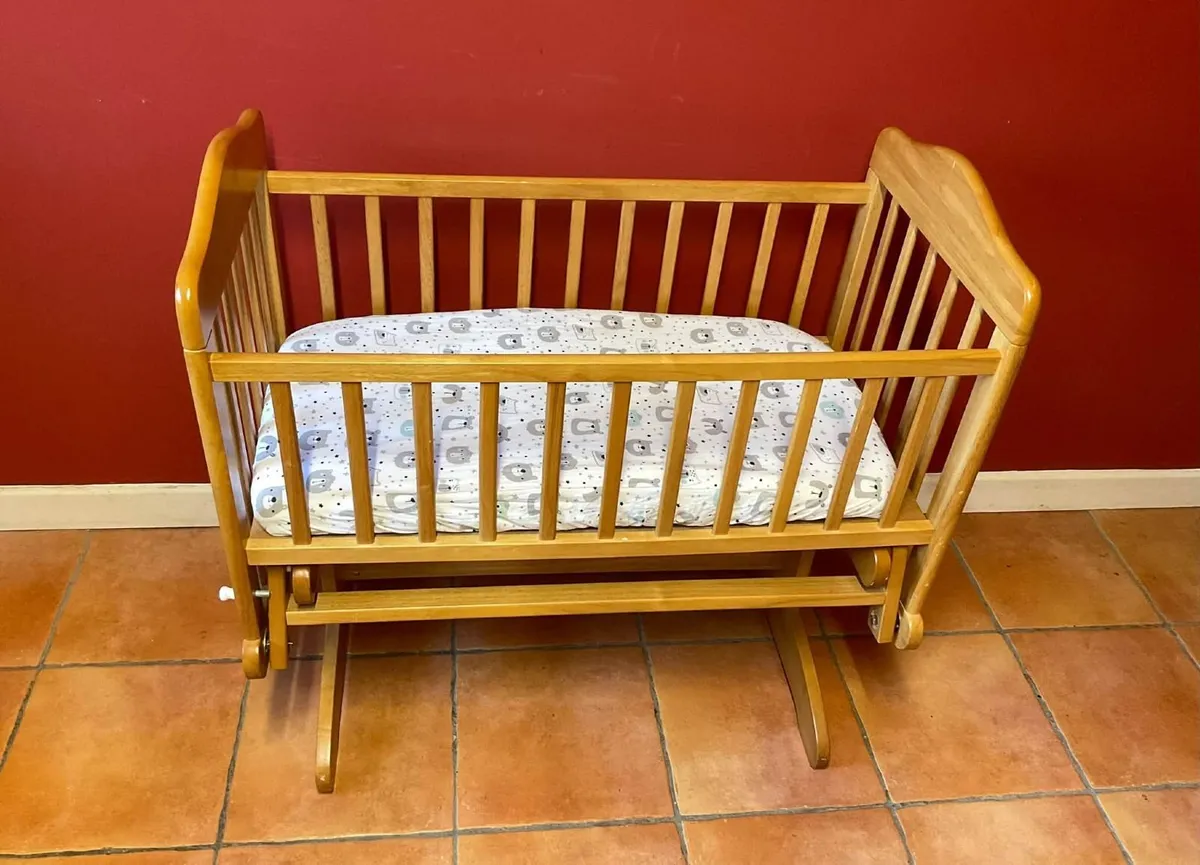 Babylo Timber Glider Crib With Mattress - Image 4