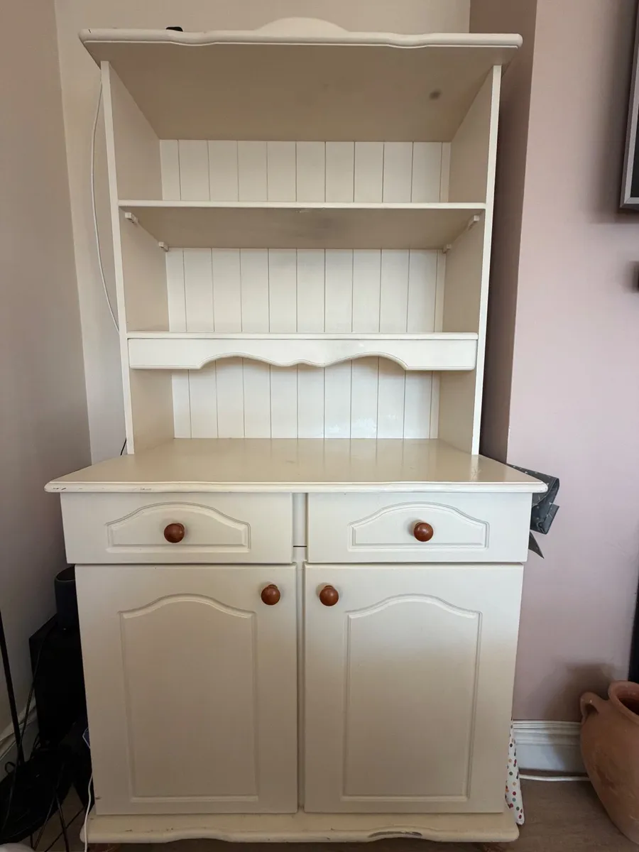 Cabinet - Image 1