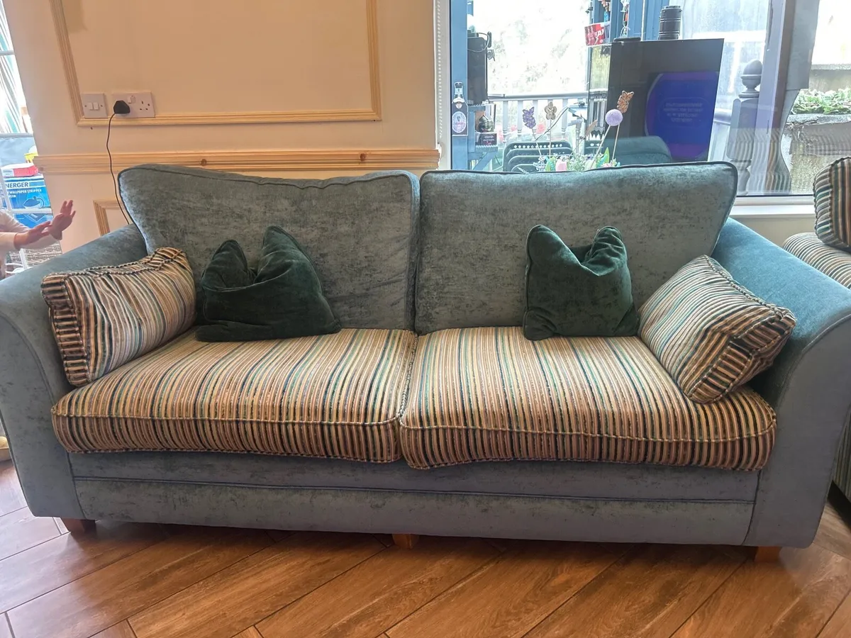 Couches - Image 2