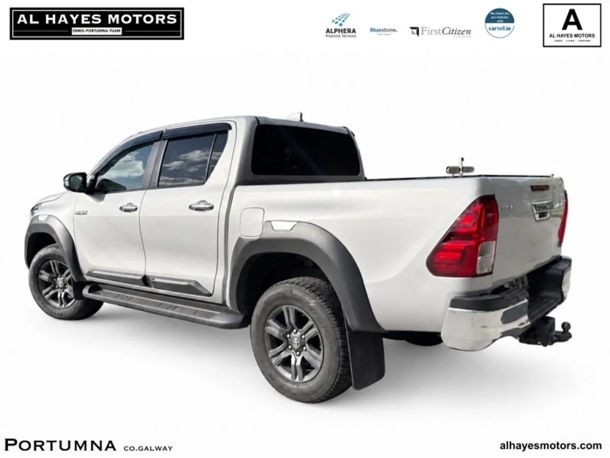 Toyota Hilux HILUX 2.8 SR5 MANUAL *no vat* - Image 2
