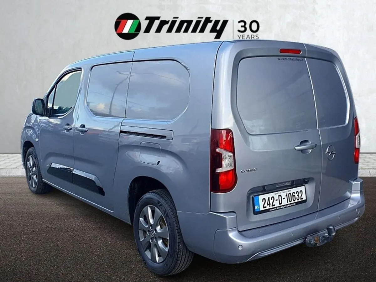 Opel Combo LONG BODY ** EDITION PLUS ** 3 SEAT ** - Image 3