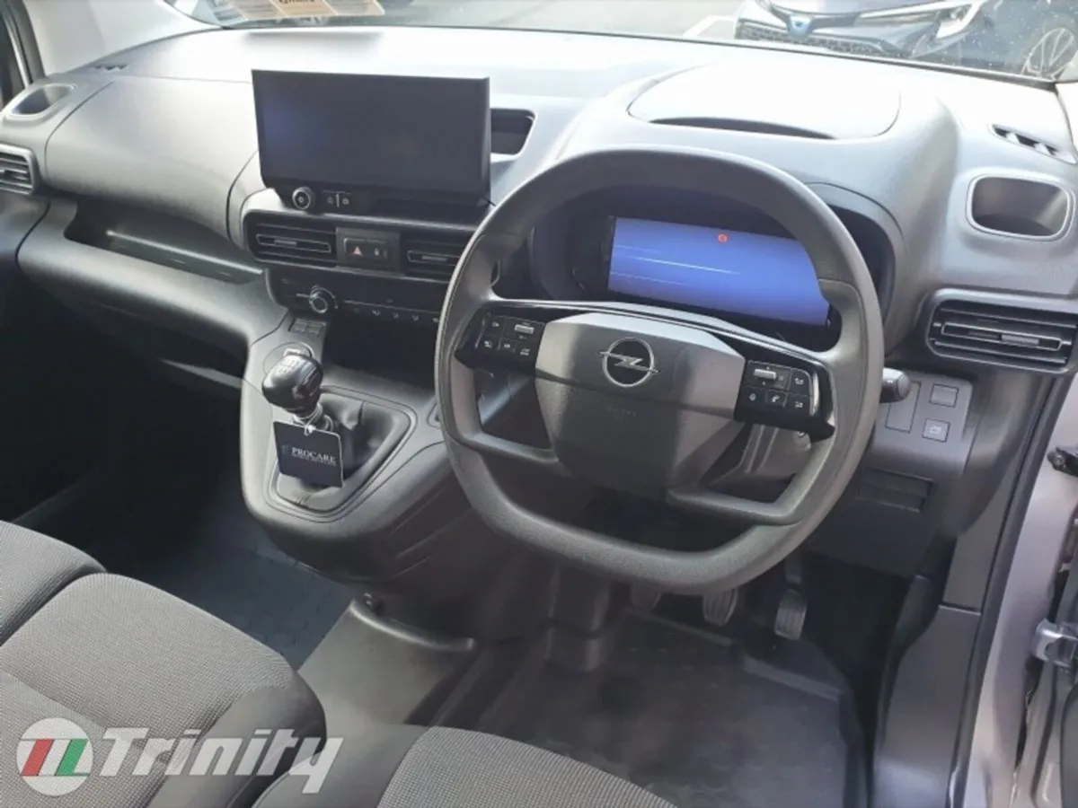 Opel Combo LONG BODY ** EDITION PLUS ** 3 SEAT ** - Image 2