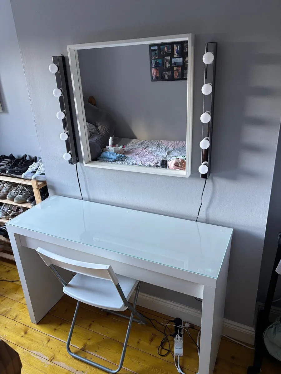 Dressing Table Set - Mirror, Lights and Chair - Image 2