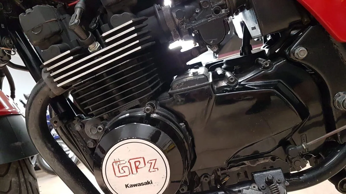 Kawasaki gpz750 Ut - Image 3
