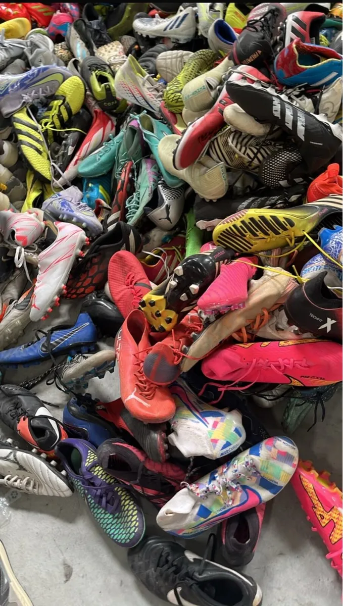 Used football boots (bulk) - Image 3