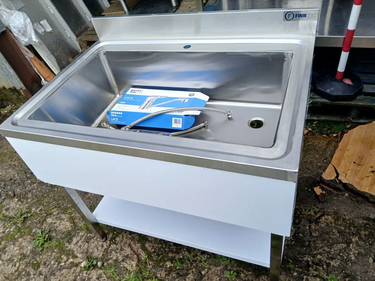 Staneless steel personnel sink unit complete - Image 2