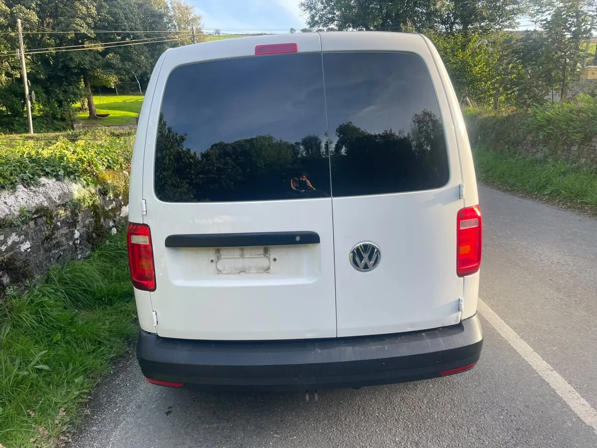 Volkswagen Caddy 2.0L TDI 2018 - Image 2