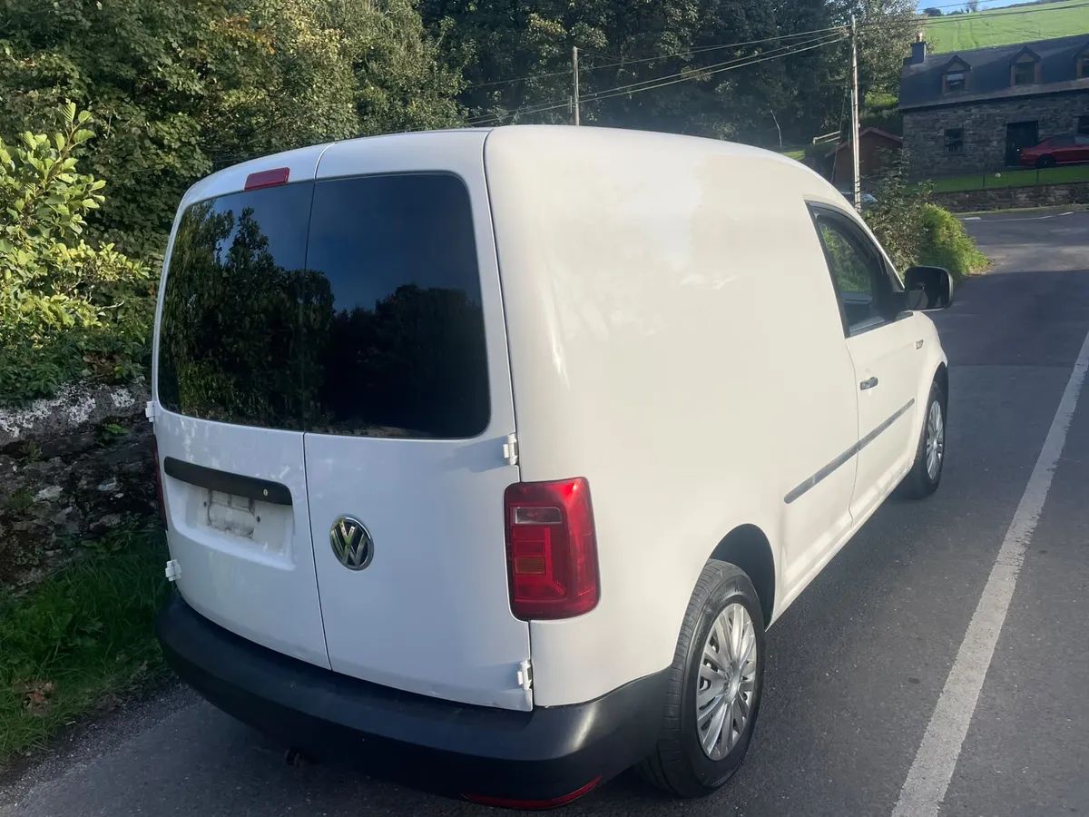 Volkswagen Caddy 2.0L TDI 2018 - Image 3