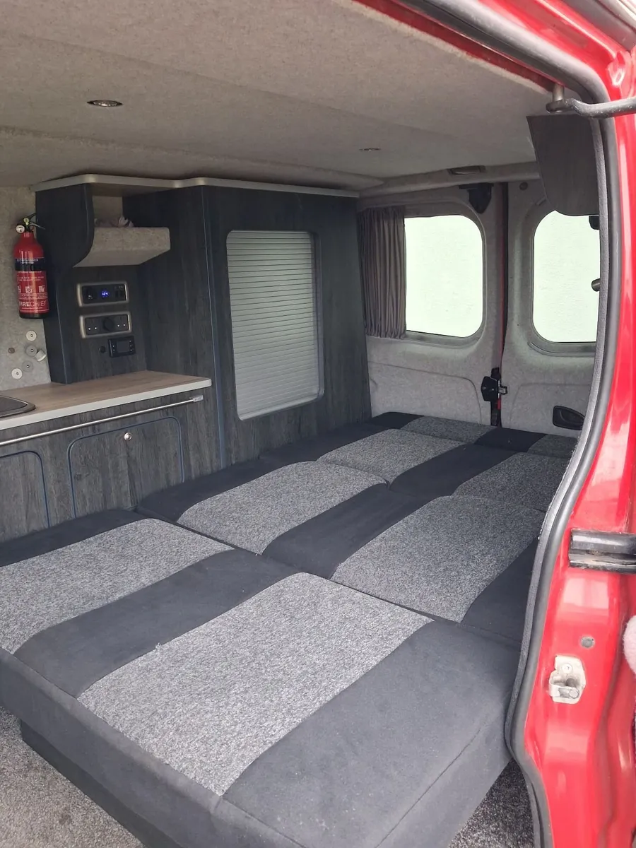 Campervan 2007 Opel Vivaro - Image 4