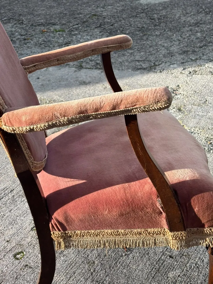 Vintage French Style Pink Velvet Armchair - Image 4