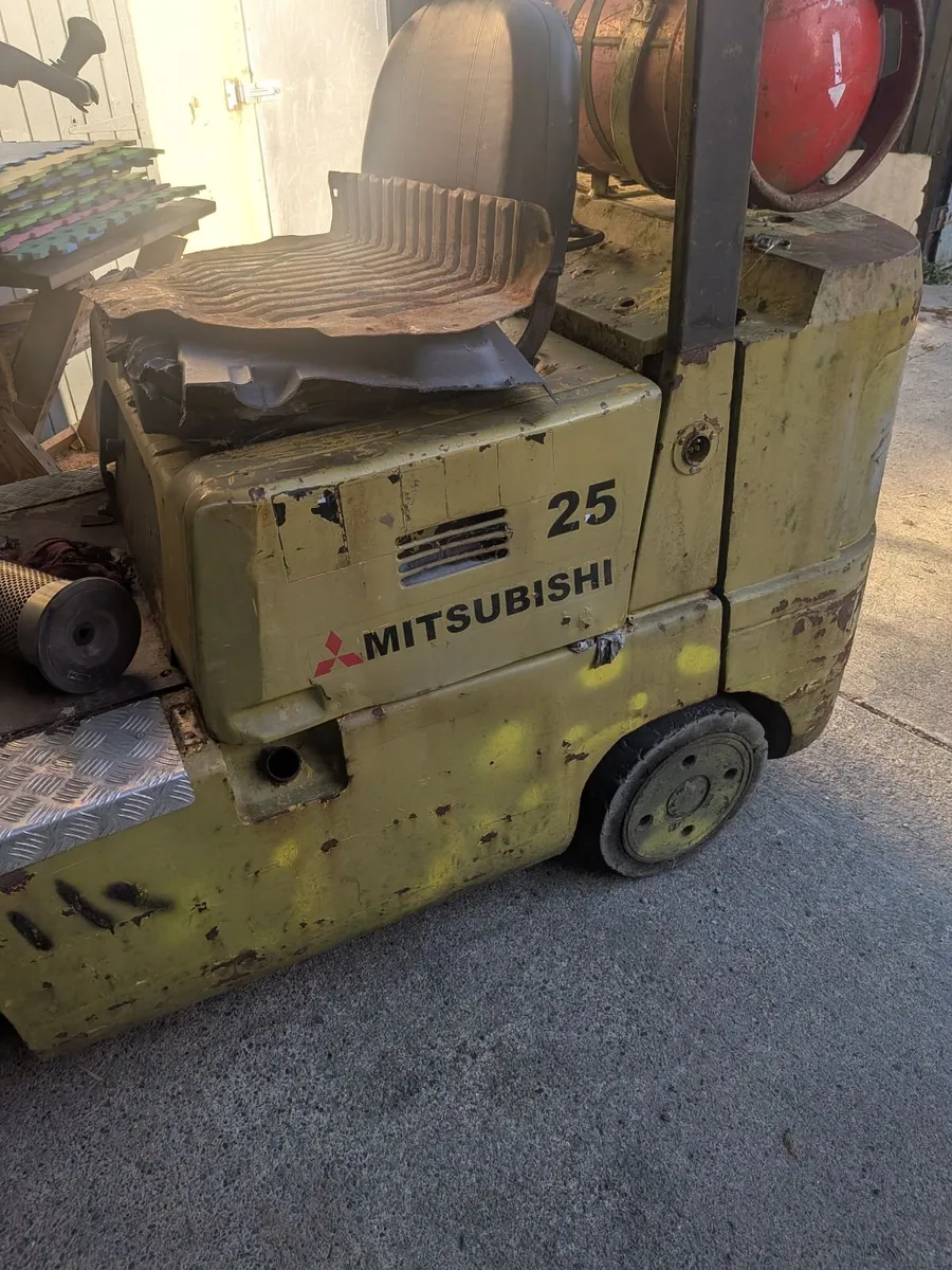 Forklift - Image 2