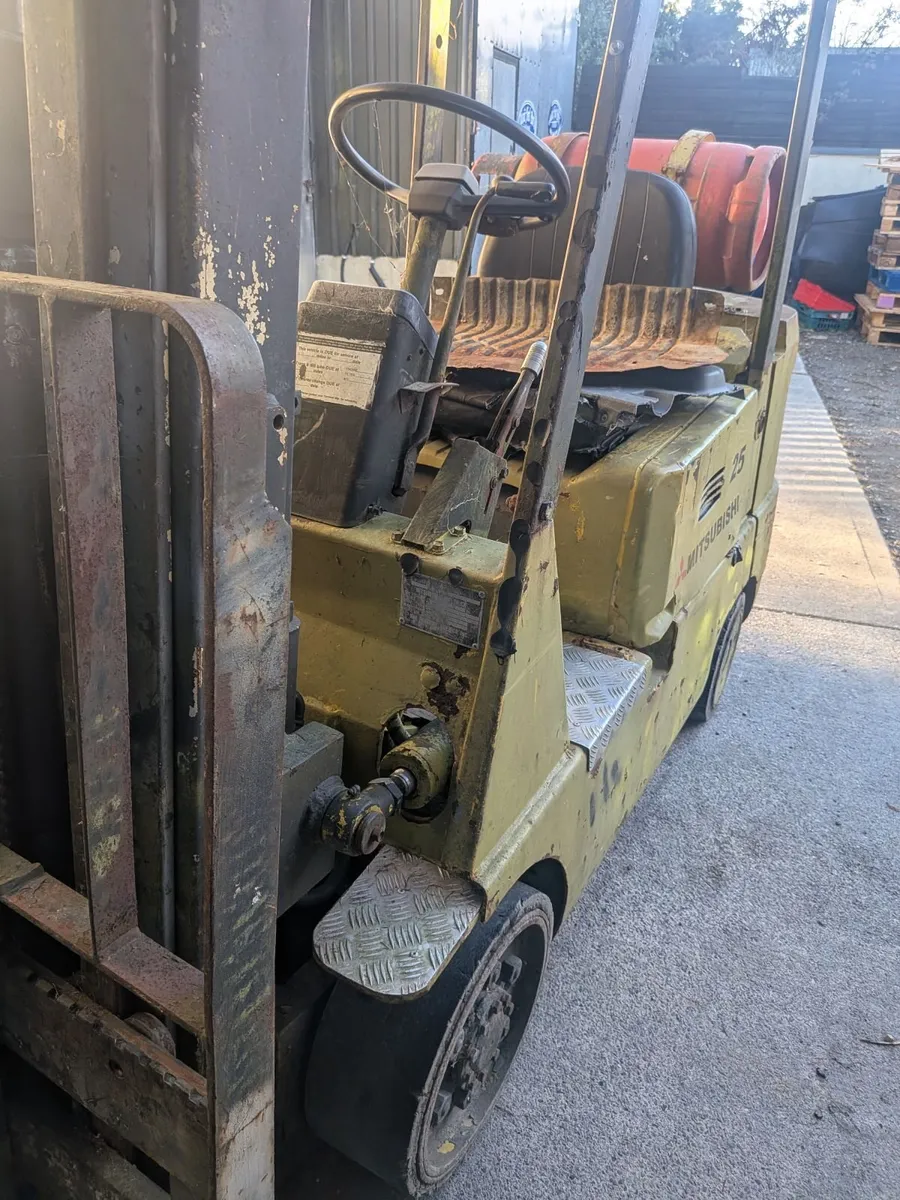 Forklift - Image 3