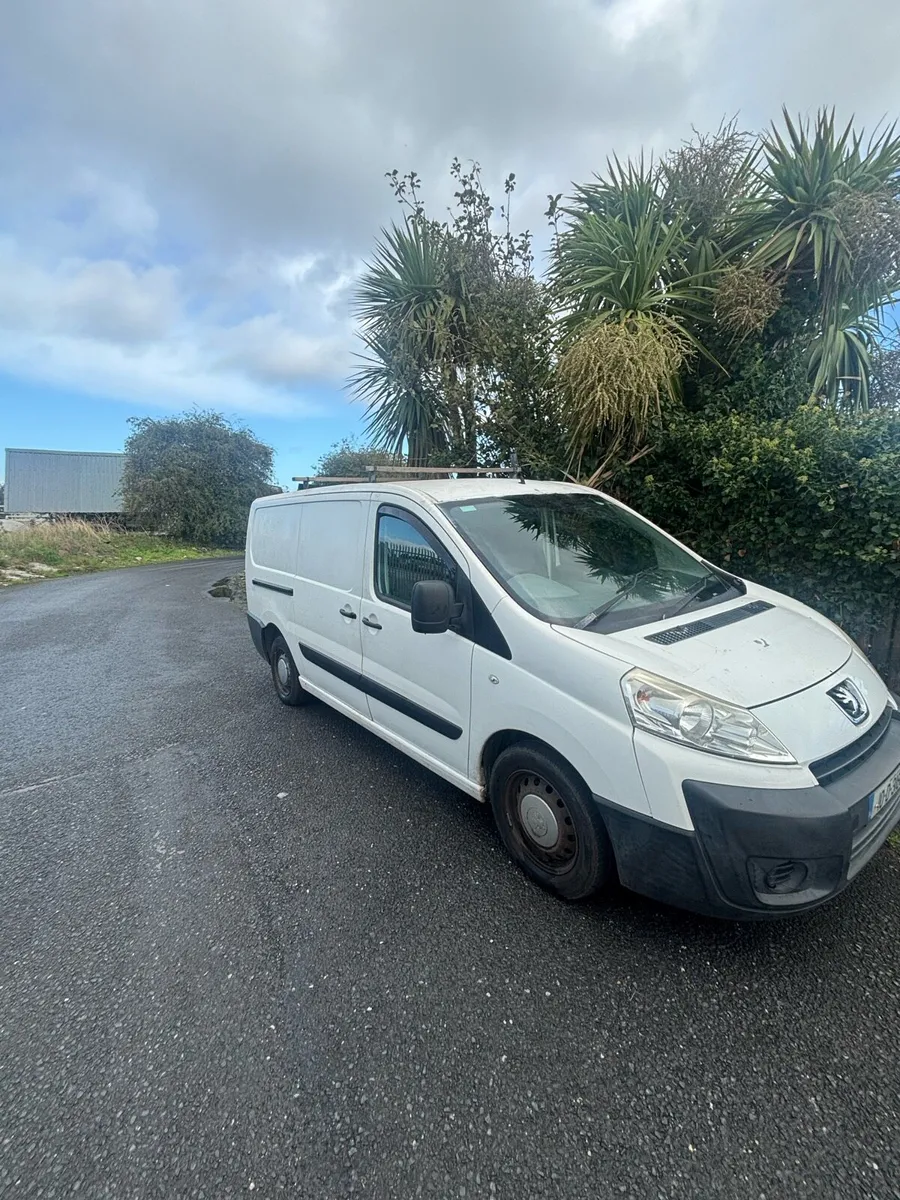 Van - Image 2