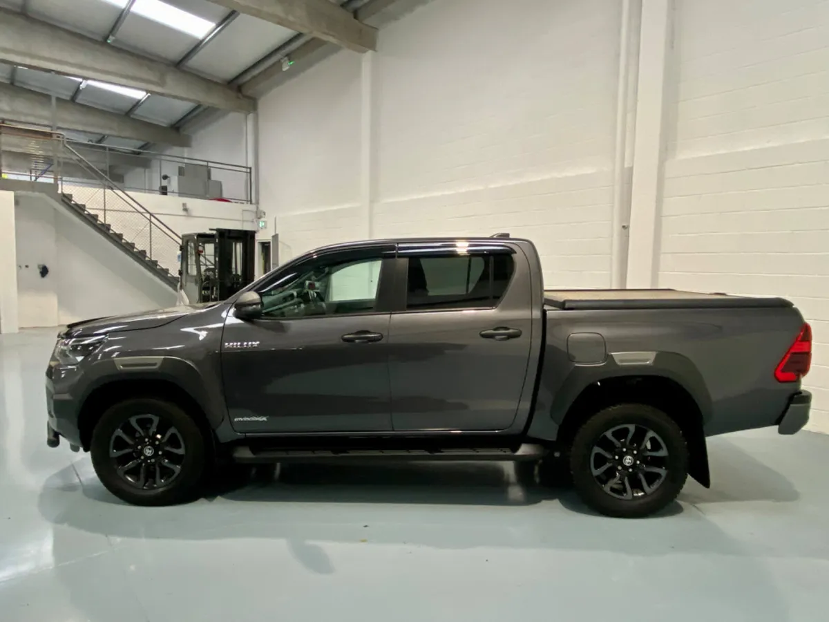 2023 Toyota Hilux 2.8 Invincible X Auto - Image 4