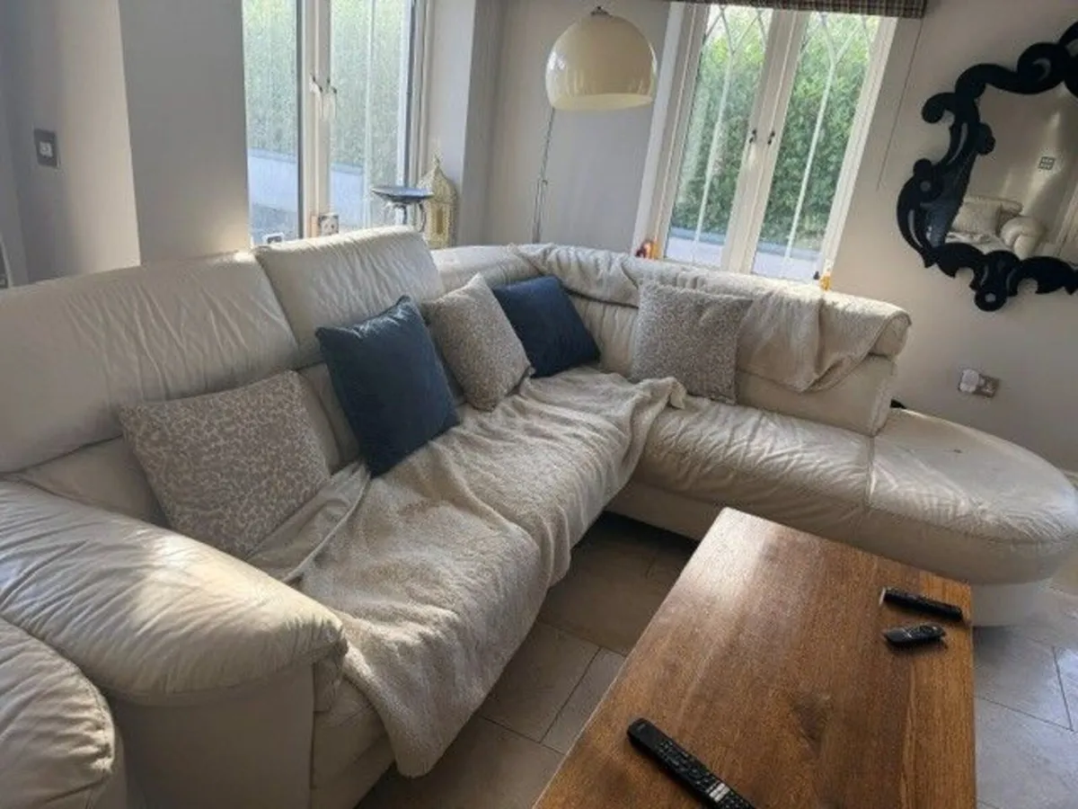 Large suite of furniture - Image 2