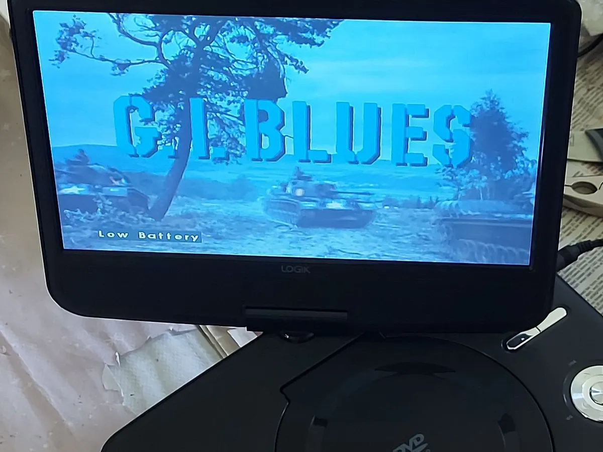 Logik 10 inch Portable DVD Player, Model L10SPDVD1 - Image 4