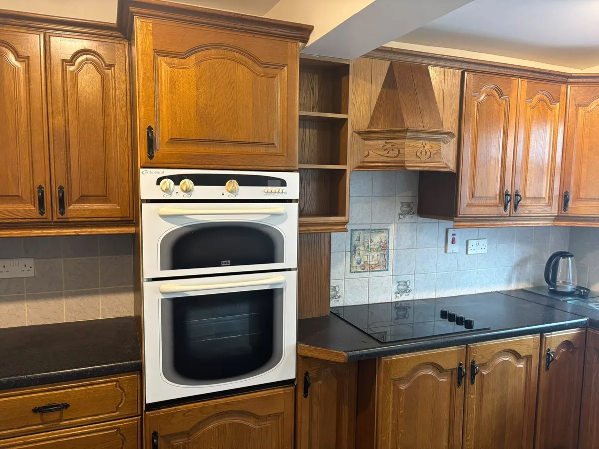 Solid oak kitchen - Image 2