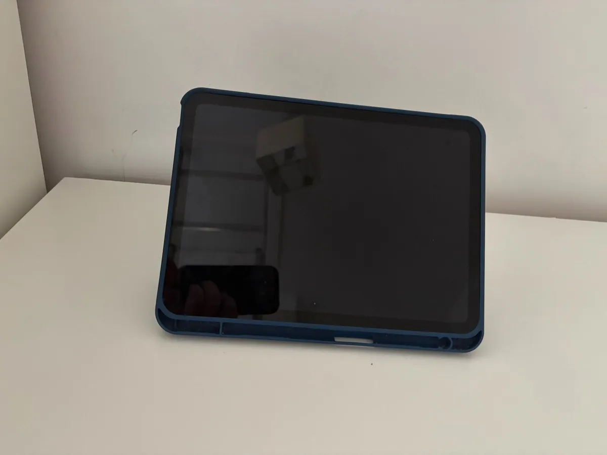 2025 Apple ipad 11” - Image 4