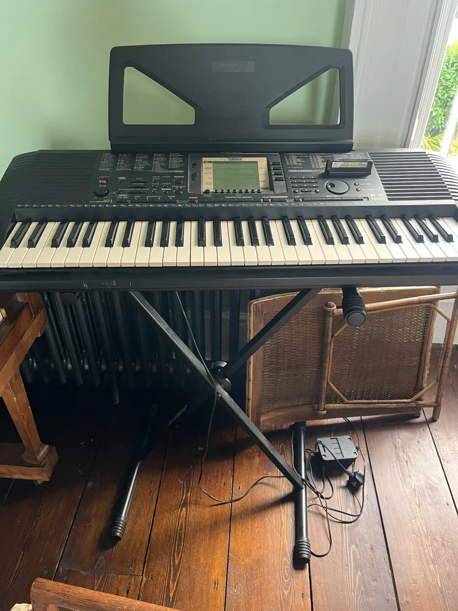 Electric keyboard - Image 1