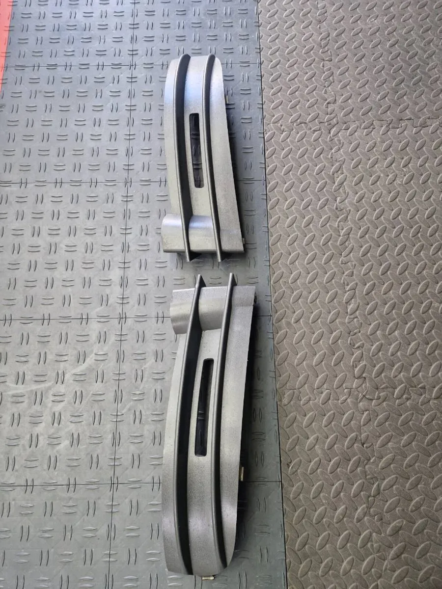 Volkswagen caddy 2k 04 - 10 bumper grills - Image 1
